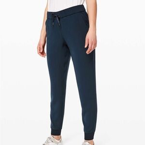 Lululemon On The Fly Jogger